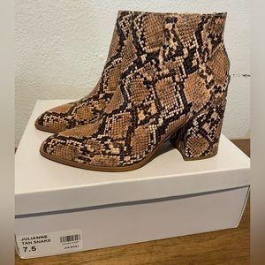 Steven Madden booties. Women’s 7.5. Like New condition.